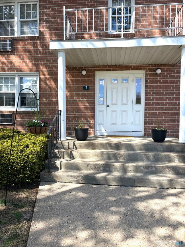 Photo - 1250 Farmington Ave Unit C