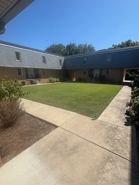 Photo - 510 Basswood Ave