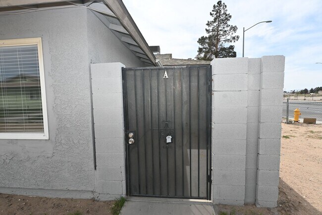Photo - 2334 N Lamb Blvd Unidad A