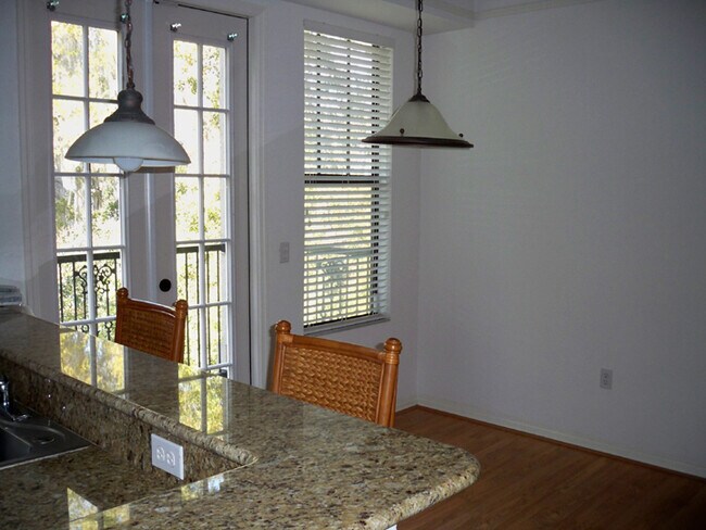 Photo - Saint Charles - Luxury 2 Bedroom, 2 Bathroom Condo