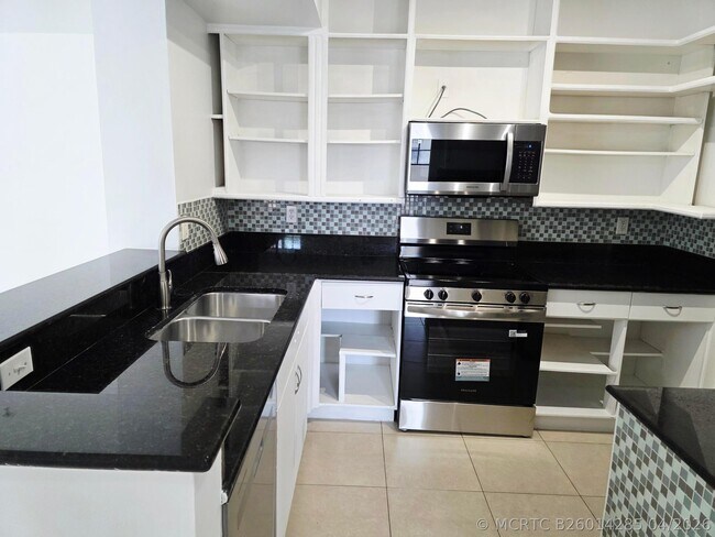 Photo - 4903 Midtown Ln Unit 3221