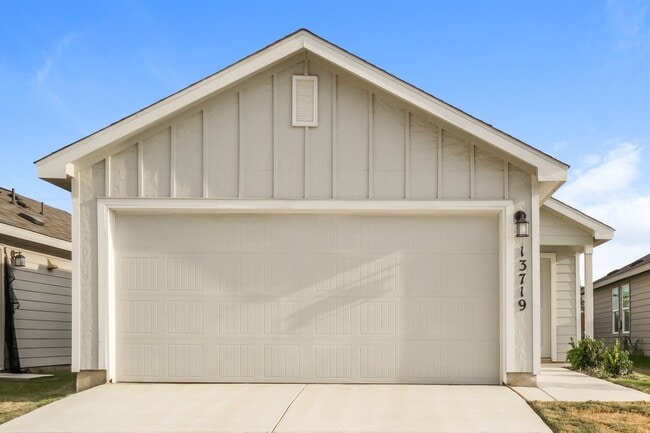 Building Photo - 13719 Bucket Way