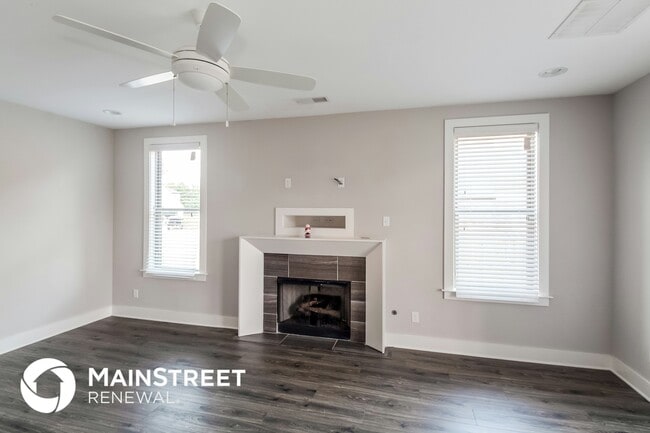 Photo - 6453 Nesting Dove