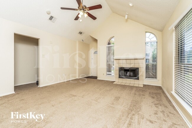 Photo - 2021 Greenview Dr