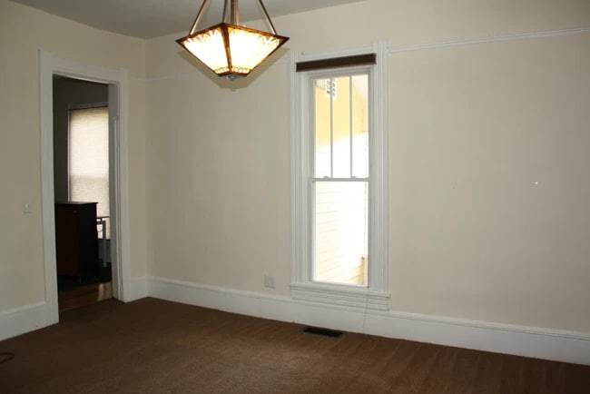 311 E Cottage Grove Ave