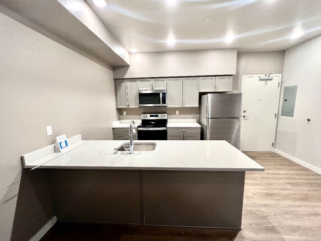 Photo - 2330 Yakima Ct Unidad C103