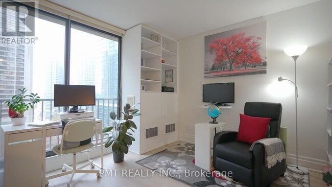 Photo - 33 Harbour Square St Unité 1430