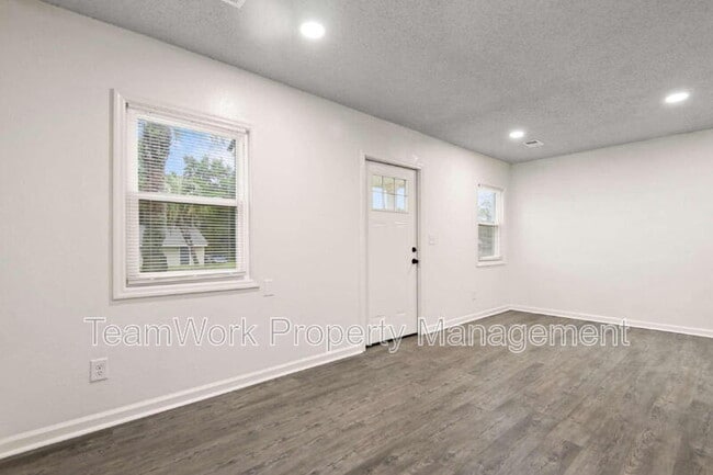 Photo - 3103b Azalea Dr