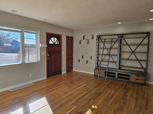 Photo - Pet Friendly & Steps Away From Idlewild Park and River!