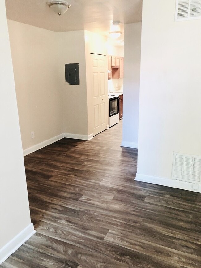 Photo - Classic 1 Bedroom Apartment in Historic Do...