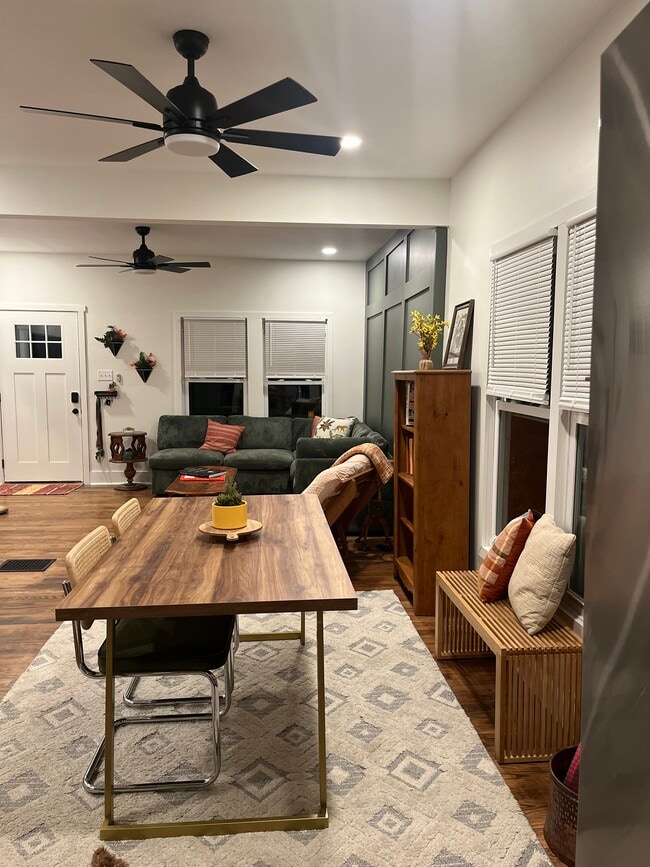 Photo - 2559 E 5th Ave