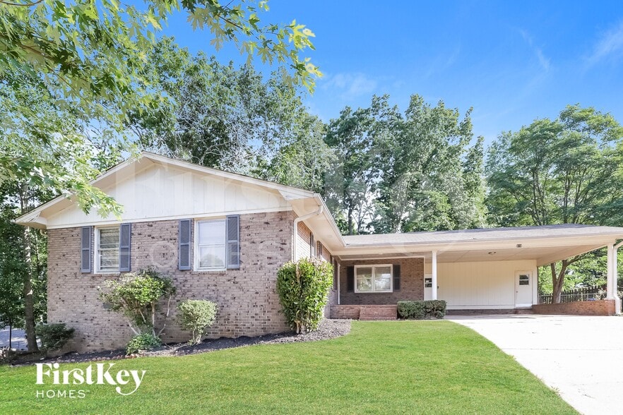 818 Hillside Dr