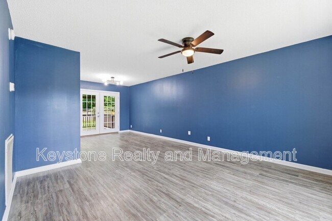 Photo - 474 Bamburg Dr