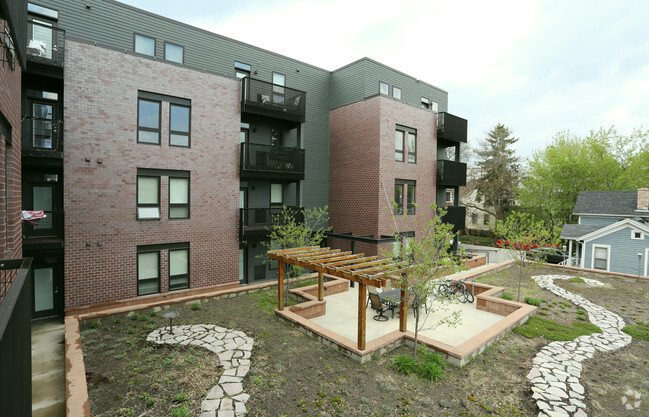 Building Photo - Bedford Crossing Rental