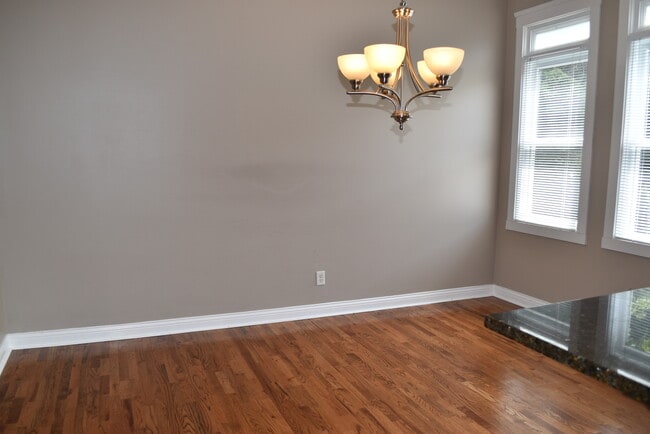 Photo - 2107 Herrick Ave