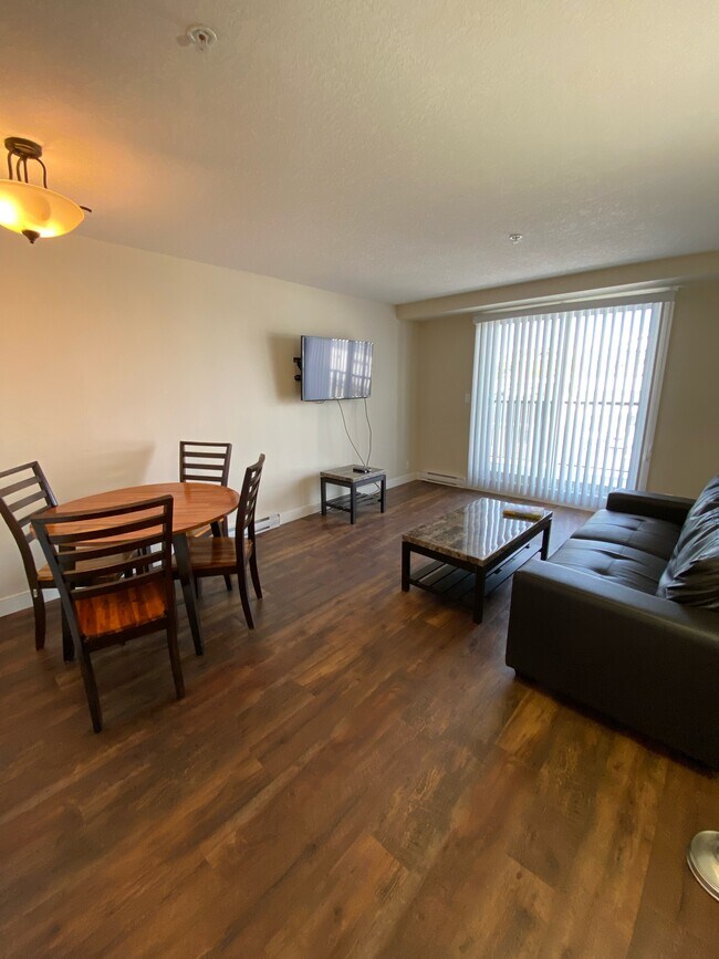 11004-11102 102 Ave