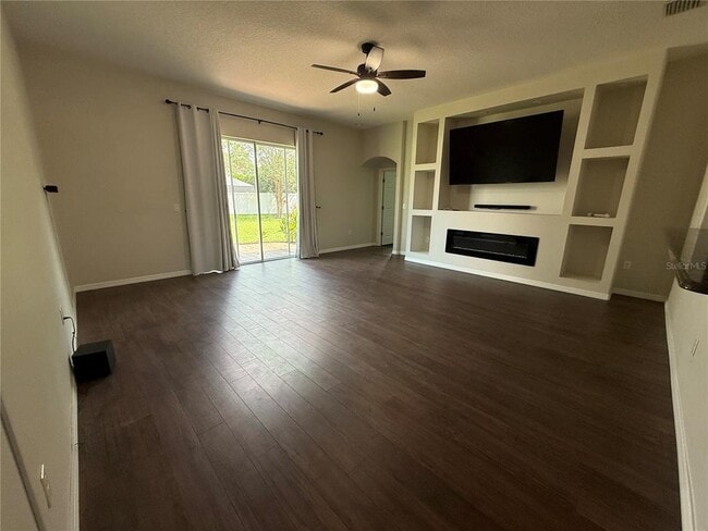 69 Wellesley Ln