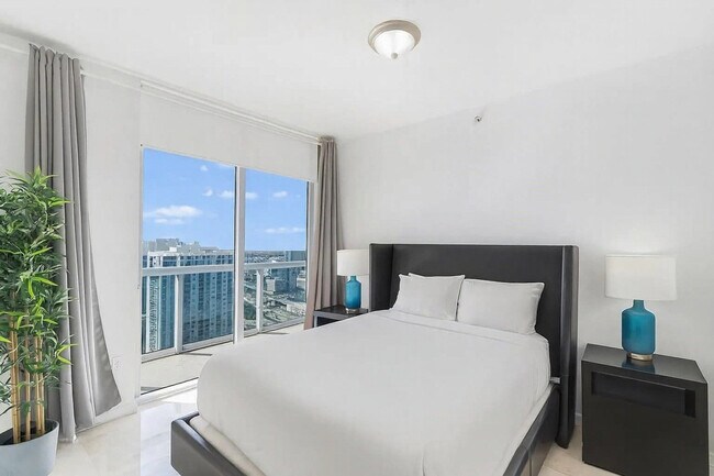 Photo - 485 Brickell Ave Unit SI FL44-ID1419542P