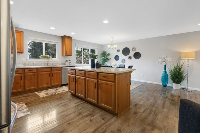 Photo - Wonderful 4 Bedroom, 3 Bath Home in Federal Way with Double Balconies and Family Room!