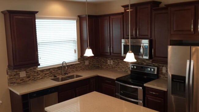 Photo - 3 Bed 2.5 Bath Tech Savy Corner Townhouse ...