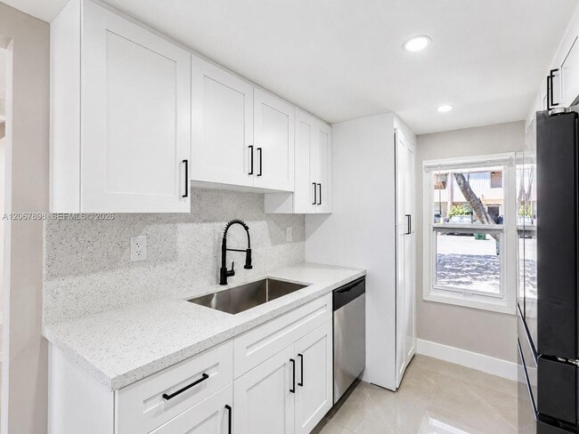Photo - 14124 Kendale Lakes Cir
