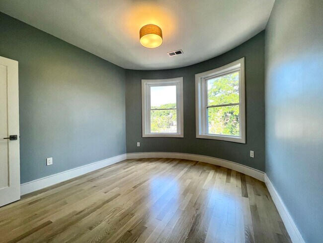 Photo - 9 University Rd Unit 3