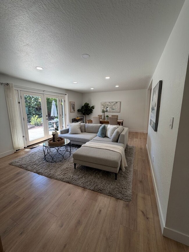 1139 Lovell Ct