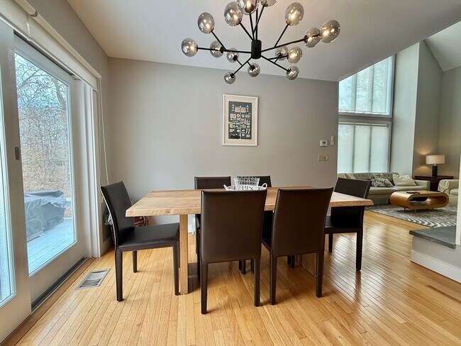 Photo - 11 High Meadow Ln