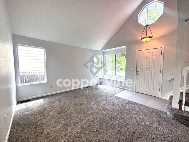 Photo - 10731 Kipling Way