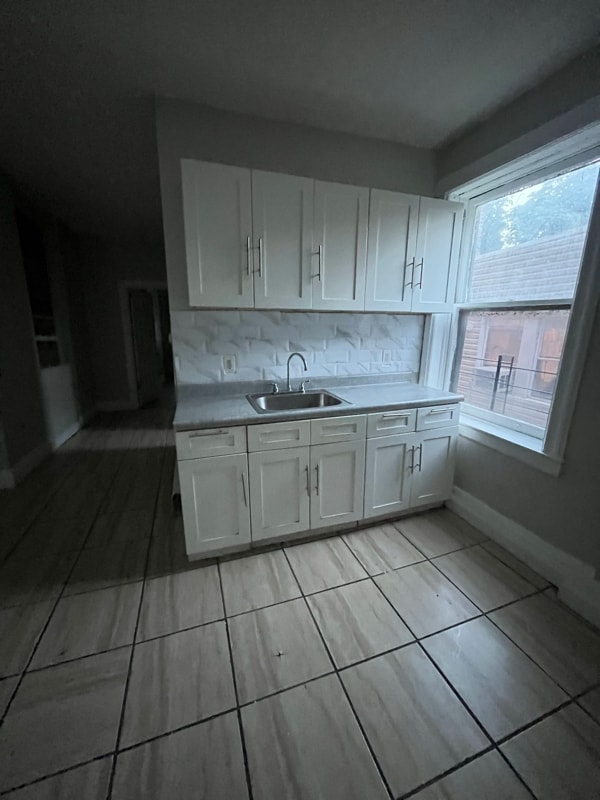 Building Photo - 262 Elmwood Ave Rental