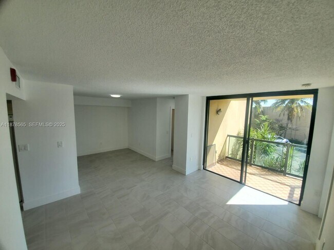 Building Photo - 11750 SW 18th St Unit 217-1