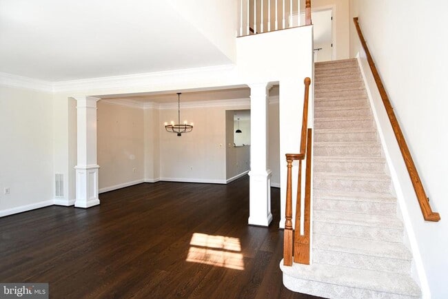 Building Photo - 301 Hillwood Ave