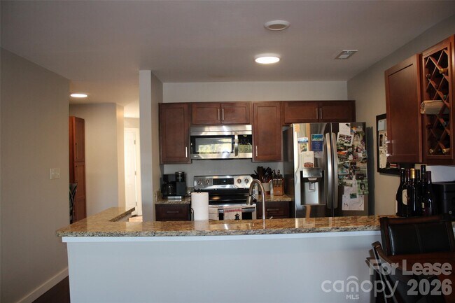 Photo - 18749 Vineyard Point Ln