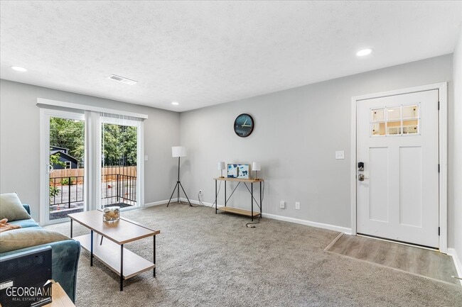 Photo - 1701 Hawthorne Ave Unit 9