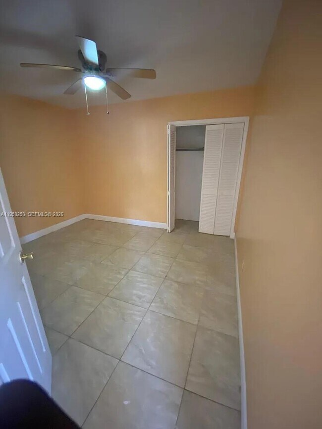 Photo - 43 NW 183rd Terrace Unidad 43