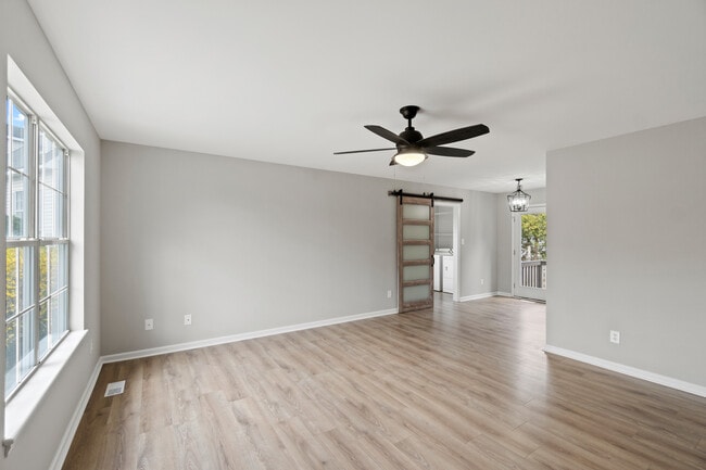 Photo - 800 Napleton Cir