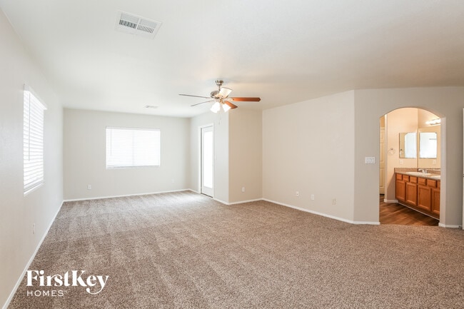 Photo - 3836 Canary Cedar St