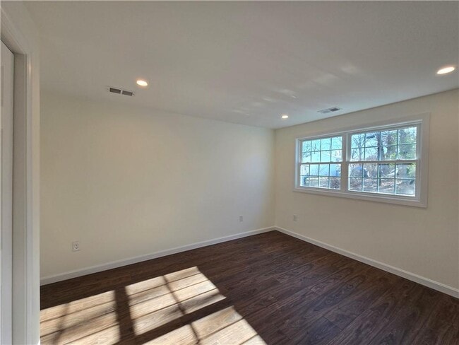 Photo - 140 Tower Hill Rd