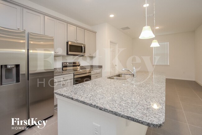 Photo - 356 Corbel Ln