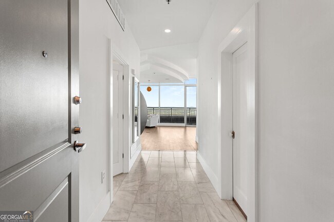 Photo - 3338 Peachtree Rd NE Unidad 3501