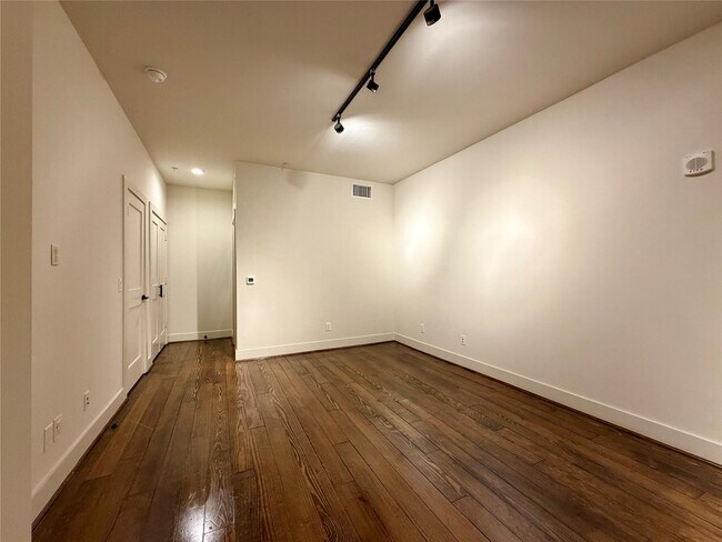 Photo - 4411 Dallas St Unit 44