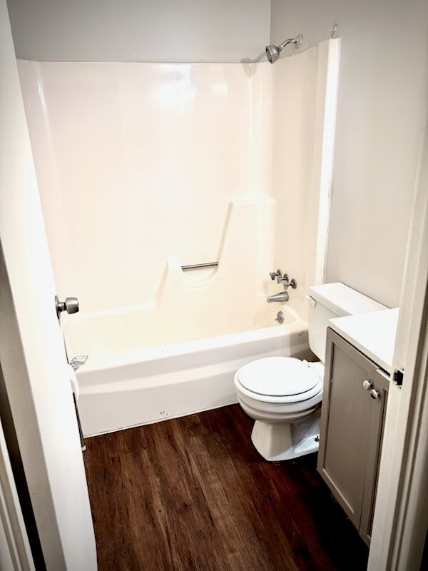 Photo - 2324 Iroll Ave Unidad 4