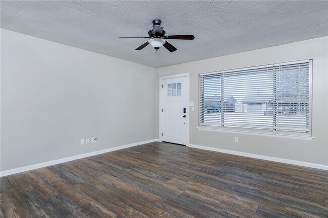 Photo - 1208 NE 3rd St