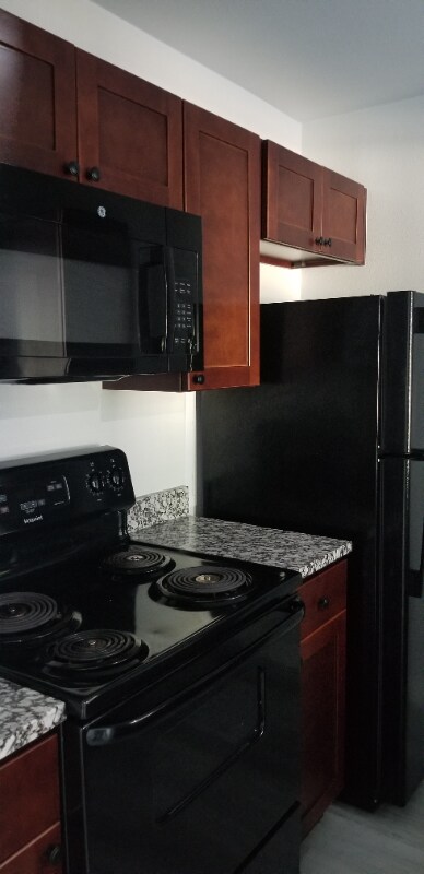 Photo - 300 S Woodson St Apartment