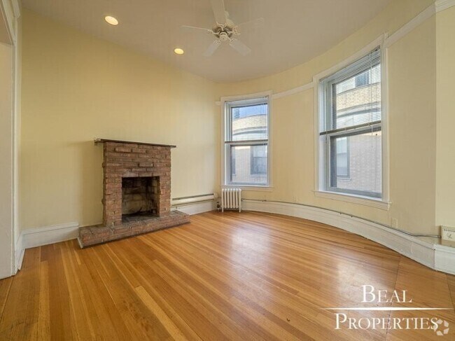 Building Photo - 2 bedroom in CHICAGO IL 60610 Unit B1 Rental