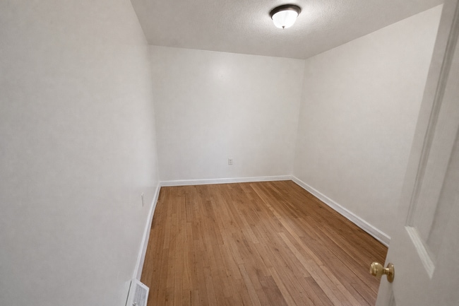 Photo - 2314 Broadway Ave Unit 2