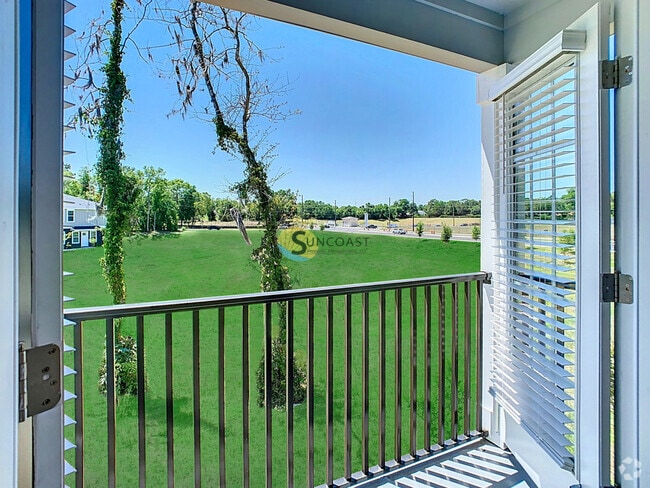 Building Photo - 3821 SW 43rd Ct Unit 100-5 Rental