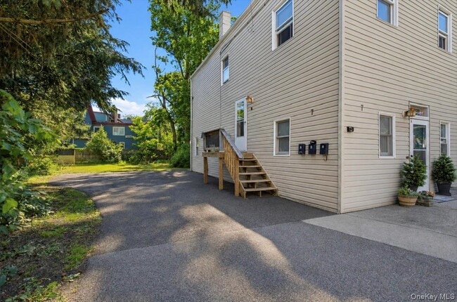 7 Idlewild Ave Unit C
