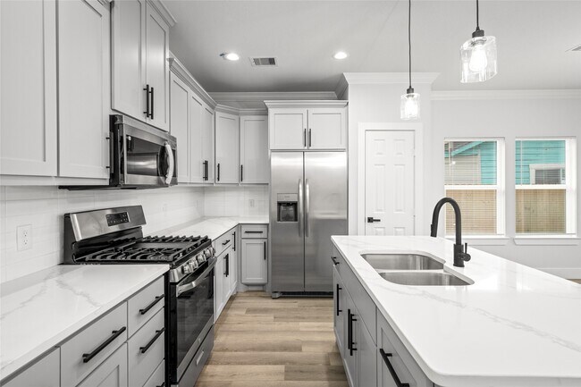 Photo - 8056 Meadowbrook Dr