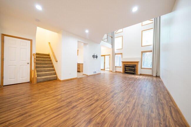 Photo - 6882 Folkestone Rd